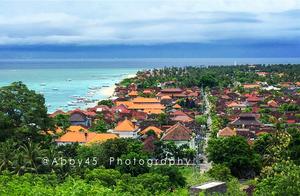 I heard that the whole world wants to live by the sea in spring, Bali's islands prove their worth, they won't disappoint you.