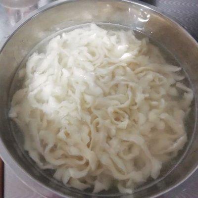 西红柿鸡蛋打卤面好吃下饭的小秘诀，快快学起来