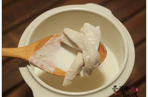 Milk Chicken Stew: A Culinary Masterpiece from "Chao Cai Xin Jie"