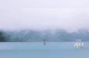 Cliff Hot Spring, High Mountains and Cloud Seas – It Has Everything It Should, Waiting Only to Be Discovered by Humanity