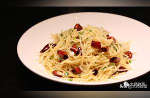 Master Teaches You a Few Tricks! Sour and Spicy Potato Threads - Easy to Master, Appetizing and Never Gets Boring!