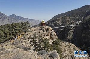 Yinchuan, Ningxia: Climbing and Enjoying Spring Scenery