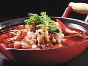 Super Delicious Frog Legs with Bighead Carp – Just Looking at the Color Makes Your Mouth Water, and the Dish is Spicy and Flavorful