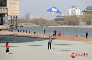 Spring Blooms in Lanzhou, Gansu: Citizens Embrace Nature and Enjoy the Beautiful Spring (Group Photos)
