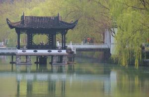 Huanhu Lake Scenic Road: This Encounter with a Land of Fish and Rice Can Be Completed