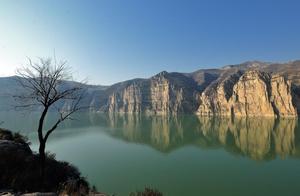 The First Village Where the Yellow River Enters Shanxi, Once a Wealthy Trade Hub, Now the Yellow Earth Sand Dunes