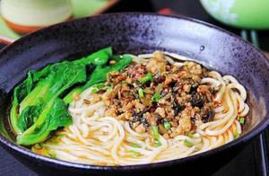 10-Minute Breakfast: Noodles, Meat, Vegetables, and Soup – Nutritious and Delicious