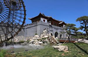 This scenic area overcharges mercilessly, with a bowl of noodles costing 80 yuan, now undergoing rectification and demolition.