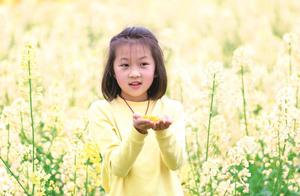 Spring Makes One Intoxicated, The Time to Admire Flowers is Now