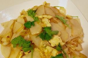 Home-Style Green Vegetable Recipes, Fried Potatoes with Eggs (Meat and Vegetarian Options), Nutritious and Delicious, Perfect for a Meal, Let's Get Cooking!