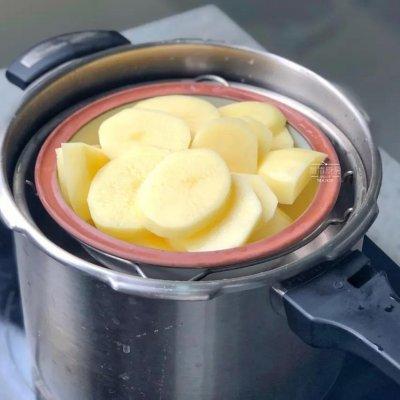 冬天的的味道，土豆蘑菇不用烤箱照样能做