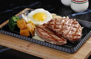 Eating a Warm Egg on the Plate with Steak is Uncultured! Learn the Correct Way to Eat It Without Embarrassment