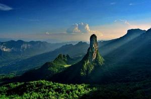The Enshi Grand Canyon is truly magnificent, and many people visit even during non-holiday periods.