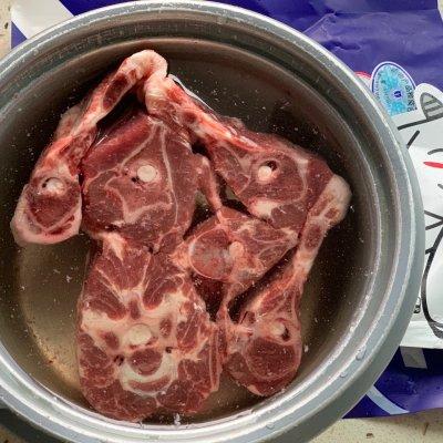 雪冬的第一锅羊蝎子汤