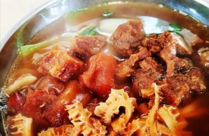 Zhe Jia Lou's 30-Year-Old Local Noodle Shop – Home to Minhang's Most Popular Beef Noodles