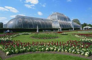 Cloud Tourism Europe: Relax on a Comfortable Sofa and Explore These 8 Beautiful Gardens!