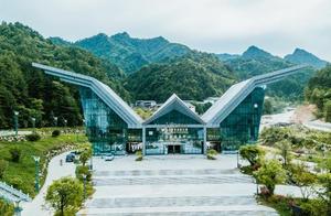 Spring Rhododendron Viewing, Summer Coolness, Shaanxi Wuguan's Distinct Seasons