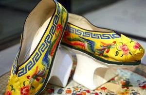Psychology: Four Luxurious Embroidered Shoes – Choose One Based on Intuition to Test if You’re a Woman Suffering from Fate!