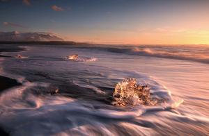 Iceland is a truly magical place, incredibly beautiful, and full of scenery. I wish I could go there again.