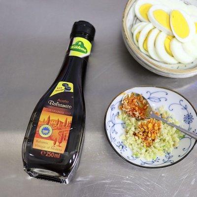 凉拌酸辣蒜香鸡蛋的懒人做法一样美味