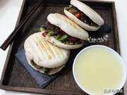 Juicy Donkey Meat Fire Burners, with Fragrant Buns – A Delicious Braised Pork Recipe