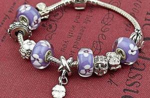 Psychology: Which bracelet makes you swoon? Test what your future partner is like