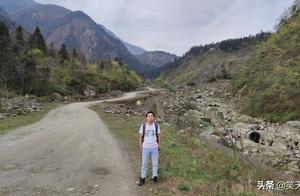 Dujiangyan Longchi Forest Park Hiking and Climbing, River Valley Water Play Beauty Fell Down on the Ground