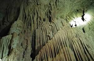 Large Amounts of Stalactites, Fossils, and Cave Paintings Discovered in Tianlang Village Cave