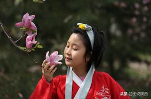 Shaanxi Xi'an: Qinling National Botanical Garden - Gentle Breeze, Hundred Flowers Blooming, The Perfect Time for a Spring Visit