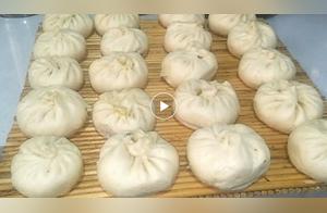 Northern Beijing Moms' Soft Steamed Buns with Earthwood Vegetables. Abundant Spring Vegetables After the Rain.