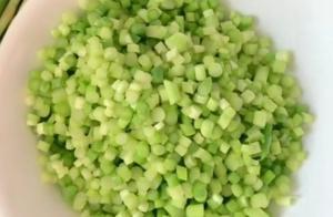 Stop Frying Garlic Sprouts with Shredded Pork – Try This Method, Ready in 3 Minutes and Kids Love It!