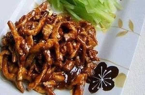 Dried Silkie Mushrooms and Winter Melon Soup, Spicy Onion Stir-Fried Squid, and Beijing-Style Pork with Shredded Cabbage Recipes