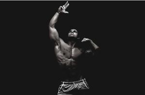 Don't show your physique, and you won't know how handsome and attractive I am.