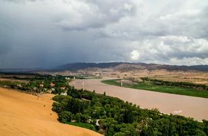 There are many scenic spots to visit in Ningxia, with unique landscapes, making it a great place for leisure tourism.