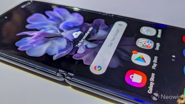 「太平洋电脑网」Galaxy Z Flip内部文档：UTG下还有一层用于减震