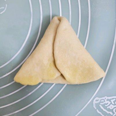 这道椰蓉面包藏着小惊喜，瞬间征服你