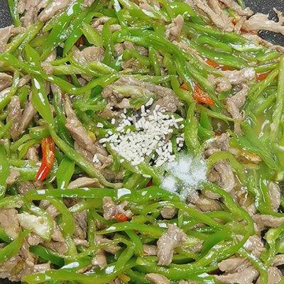 大人小孩都爱吃的青椒肉丝，学起来