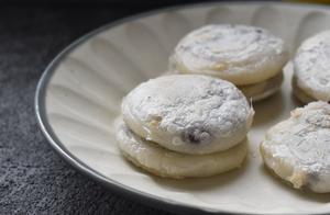 This breakfast pancake is steamed with water for 3 minutes to come out, soft and not greasy, compared to steamed buns and fried dough sticks, it’s simple and nutritious