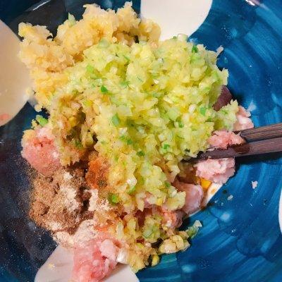 在家做酸菜翡翠饺子，比买的更好吃