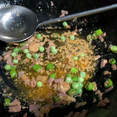 这道一口气吃一碗的蟹黄豆花简单，超下饭