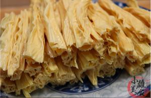 When soaking dried bamboo shoots, don't just put them directly into water – learn the restaurant's method for faster soaking and preventing raw interiors.