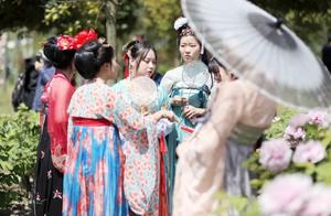 Don't Go to Luoyang! 6000 Lilacs Await You in Jiangnan's Blooming Flower Paradise