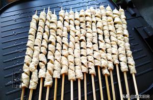 Very Craving for Fried Dough Sticks, I Make Them at Home, Elastic and Smooth, Once Grilled, Brushing with Sauce and Sprinkling with Toppings, Really Delicious
