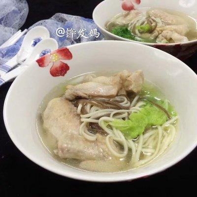 别怪我没提醒你，这道鲜鸡汁鸡翅白菜面条汤一吃就上瘾