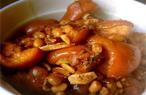 Food Recommendations: Fragrant Mushroom, Peanut and Pig’s Feet, Braised Fragrant Yam, and Bean Sprout Pork and Shrimp Paste Stir-Fried with Green Peppers