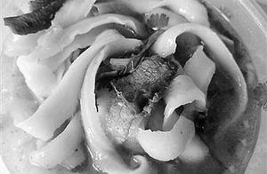 The Warmth of Everyday Life in Longshan: A 'Noodle' Commitment