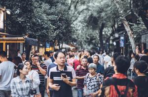 One of Sichuan’s Ten Most Beautiful Streets, Crowded with Tourists, But the Name Was Chosen Casually