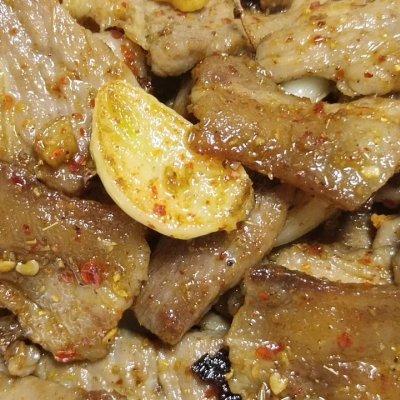 这道超简单的家常烤肉一上桌，全家都爱吃