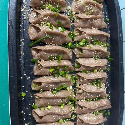 全麦白菜猪肉馅锅贴的家常做法，简单快捷又好吃