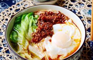 Noodles are the Favorite for Breakfast, Simple Combination of Meat and Noodles, Nutritious and Delicious, No Soup Leftovers